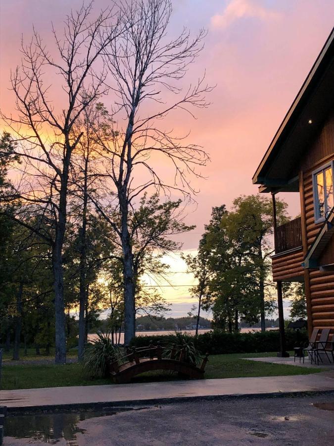 Chalets Et Spa Lac Saint-Jean Шамбор Экстерьер фото