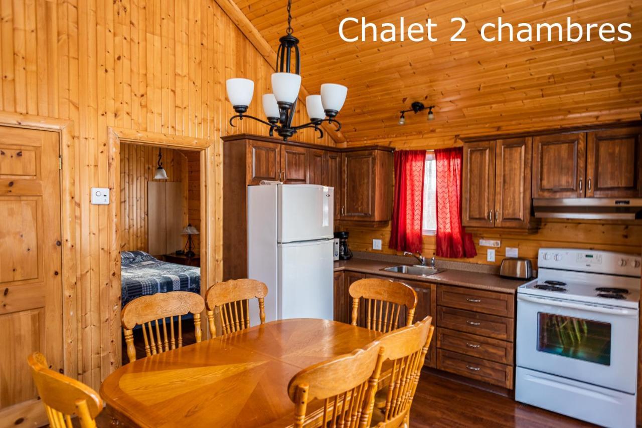 Chalets Et Spa Lac Saint-Jean Шамбор Экстерьер фото