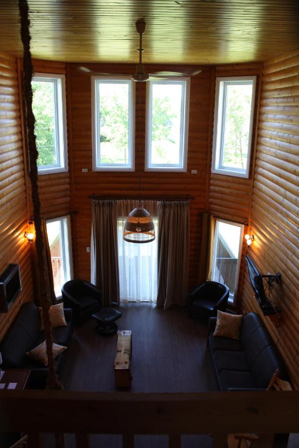 Chalets Et Spa Lac Saint-Jean Шамбор Экстерьер фото