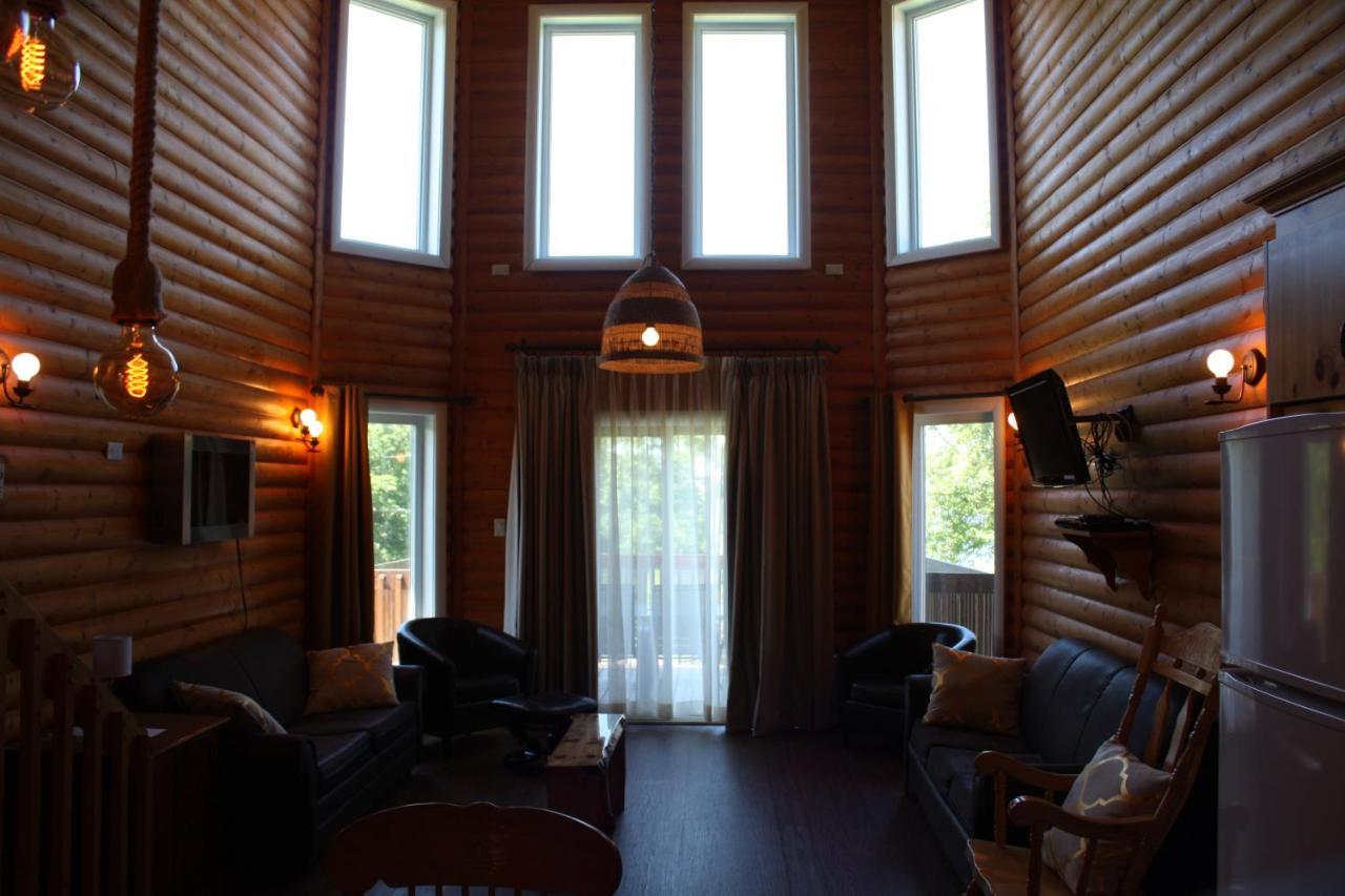 Chalets Et Spa Lac Saint-Jean Шамбор Экстерьер фото